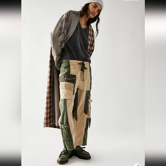 Free People Terra Utility Pant Size medium Slouchy Relaxed Fit Cropped NWOT - Picture 2 of 16